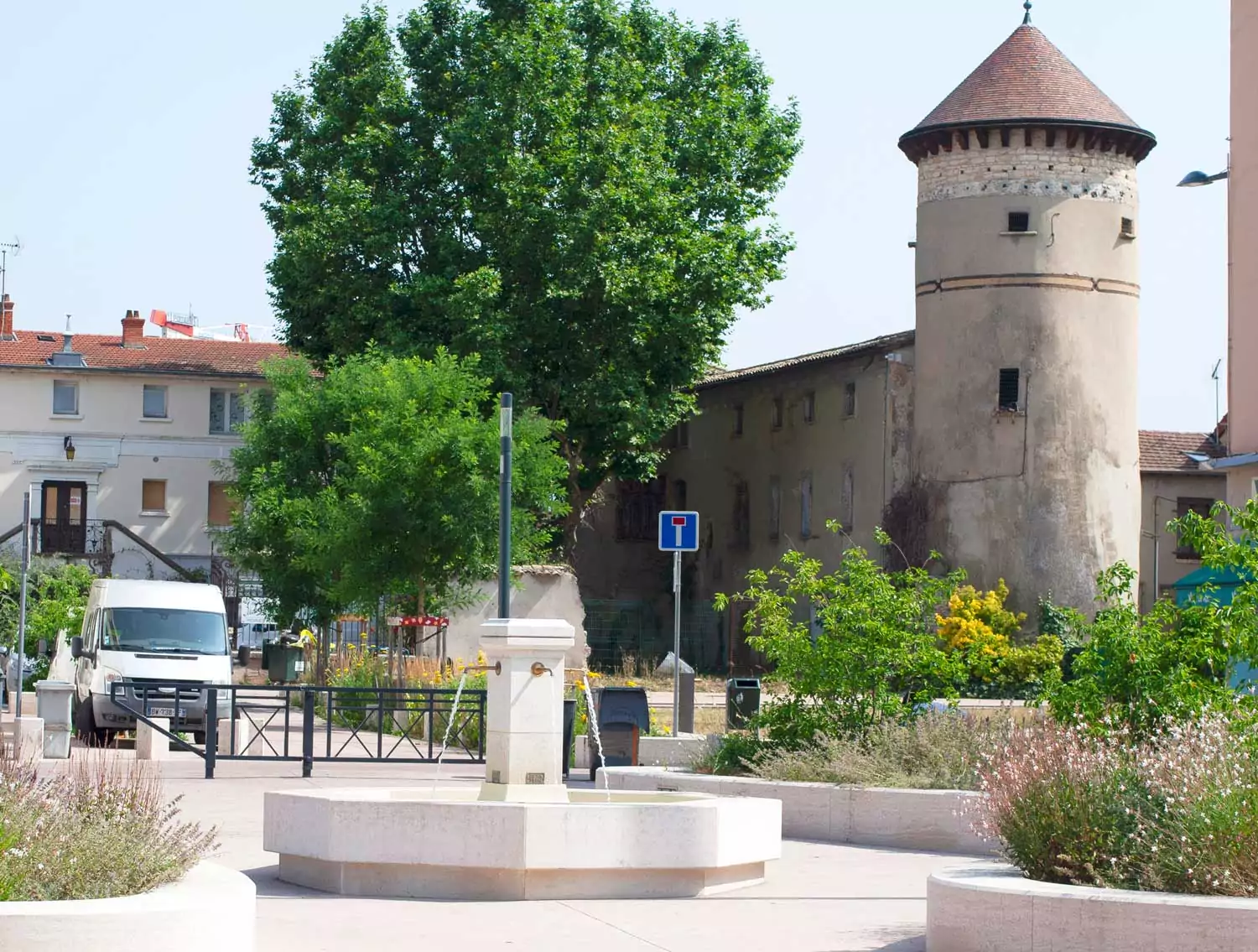 Château médiéval de Vaulx‑en‑Velin au Village - 06/2023