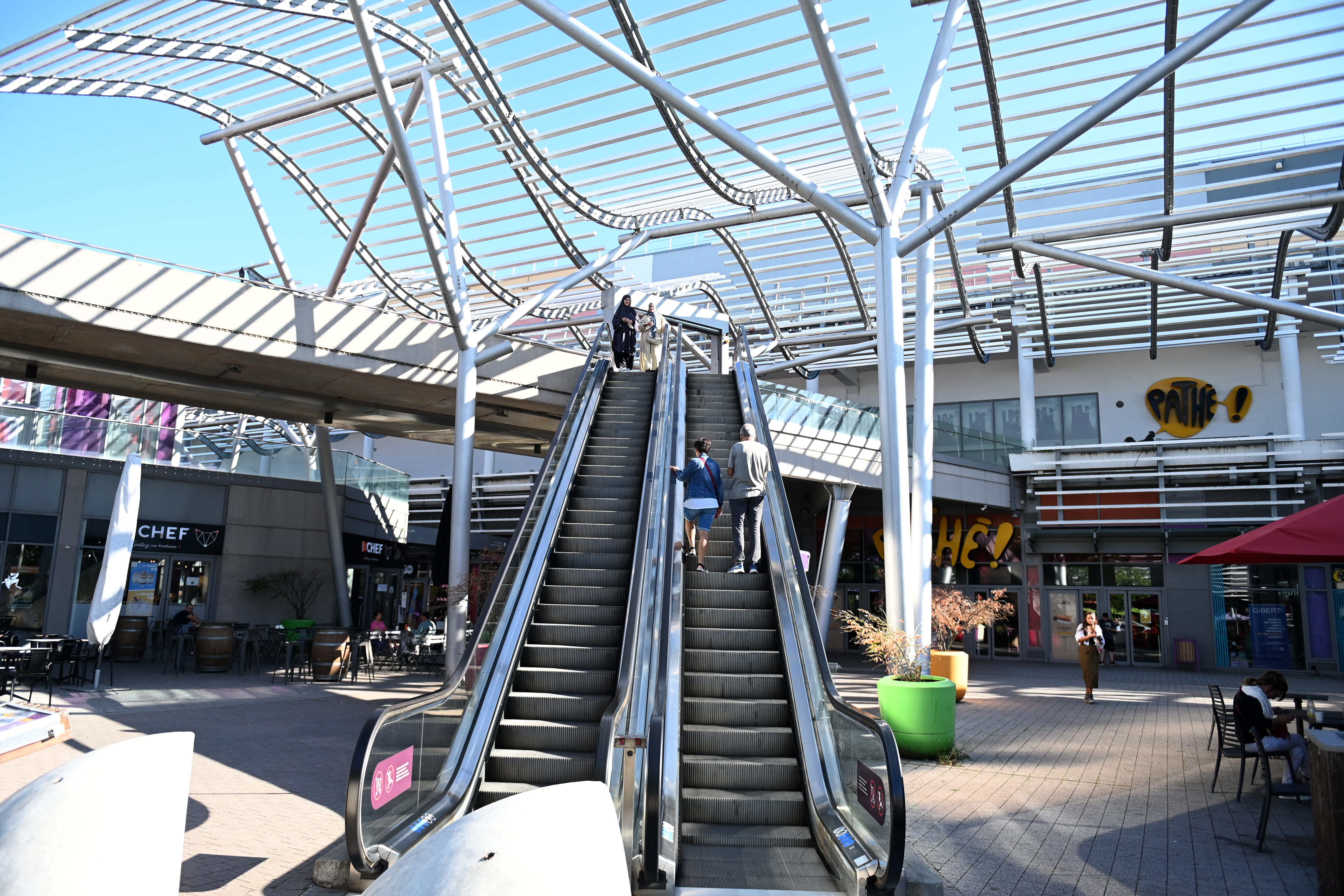 Entrée du centre commerciale du Carré de Soi - septembre 2023